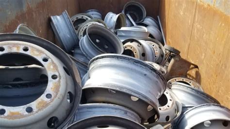 Le RTC aurait « jeté » 400 000$ de jantes en 2023, dénonce le .